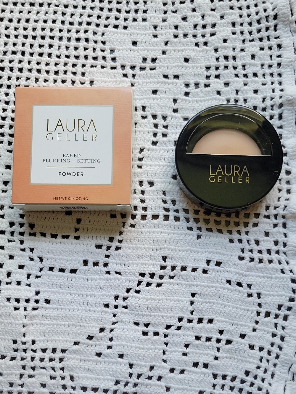 Laura Geller Baked Blurring + Setting Powder